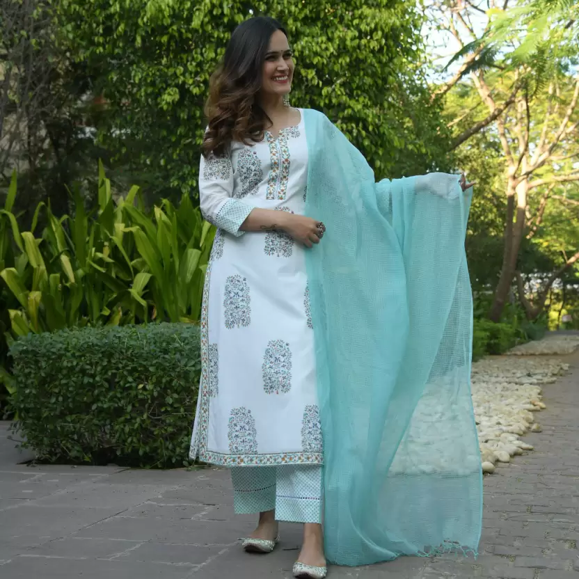 Mempersembahkan Set Seluar Kurti & Dupatta Bercetak Cantik