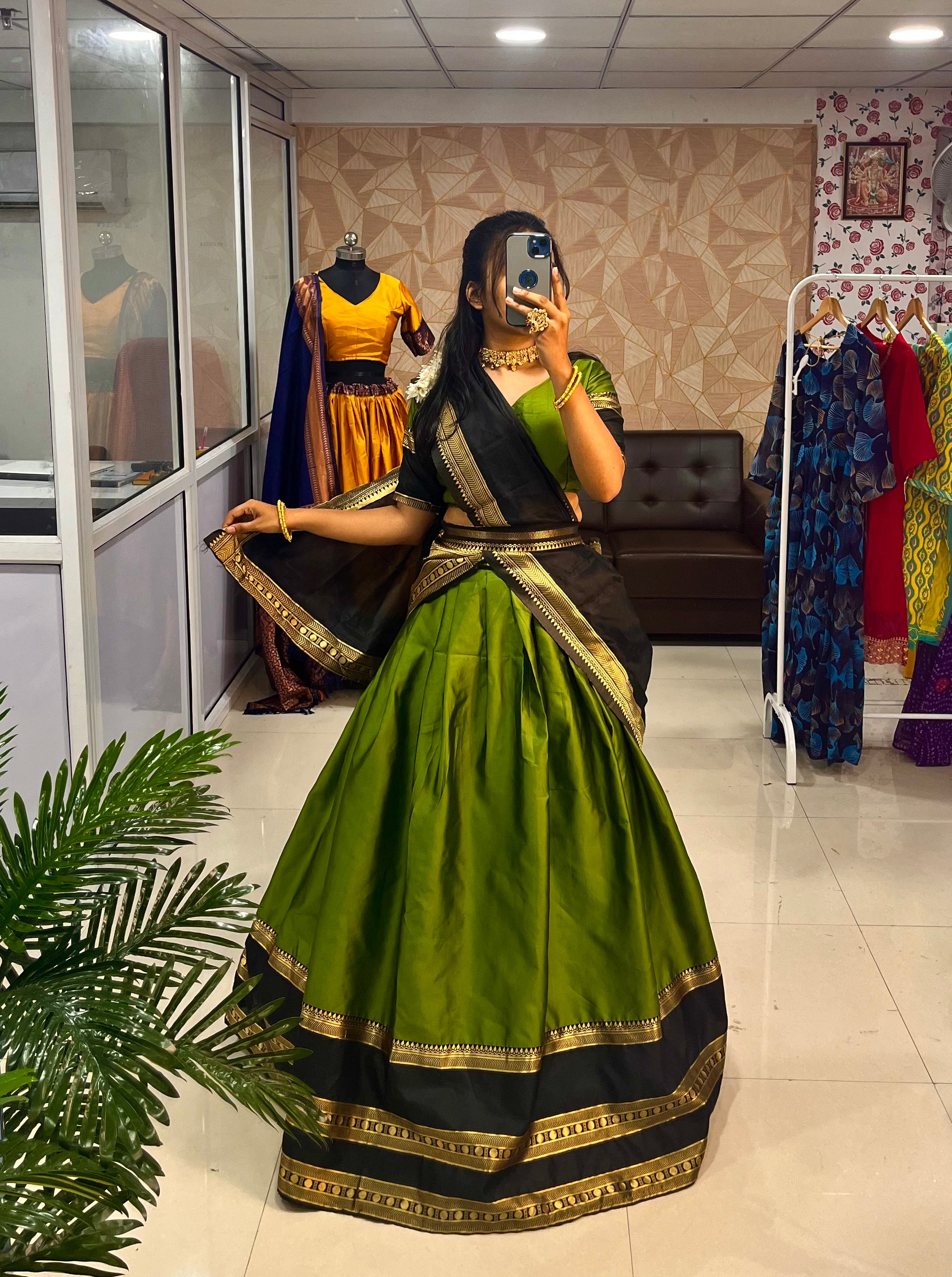 Memperkenalkan Koleksi Half Saree Baharu Kami, Penentu Trend Terunggul untuk Keanggunan Moden