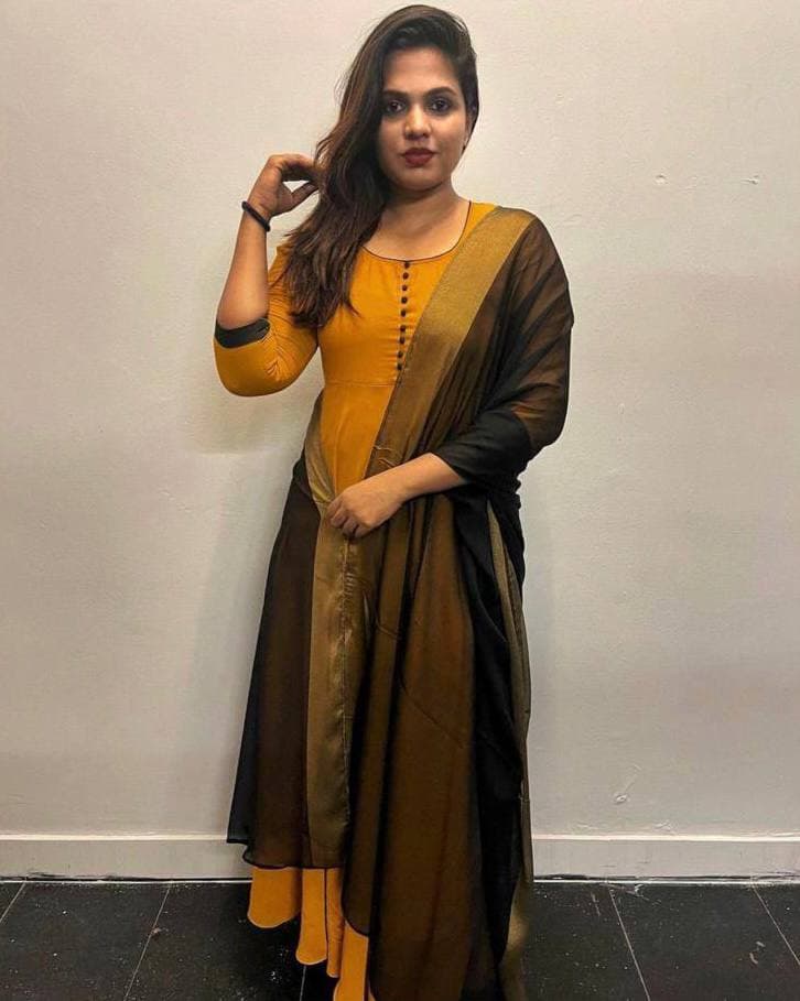 Gaun Punjabi Georgette Dengan Lace Dupatta