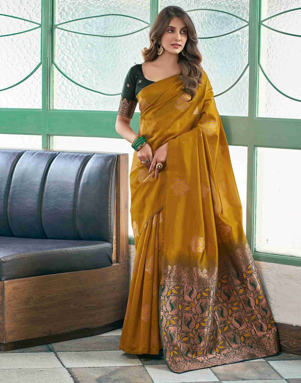 Melancarkan Saree Sutera Banarsi Baharu Dengan blaus Jacquard Tidak Berjahit