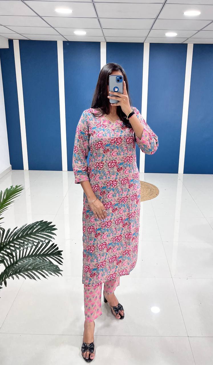 Stylish Kurti and Pant Set for Everyday Comfort and Chic Look