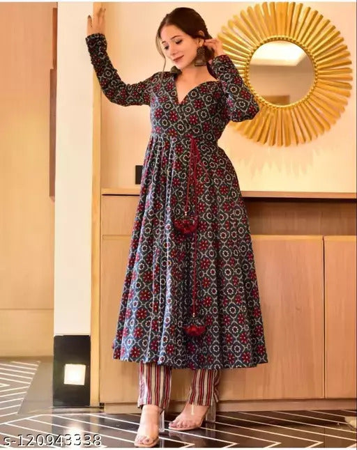 Set Kurta, Palazzo & Dupatta Bercetak Bergaya