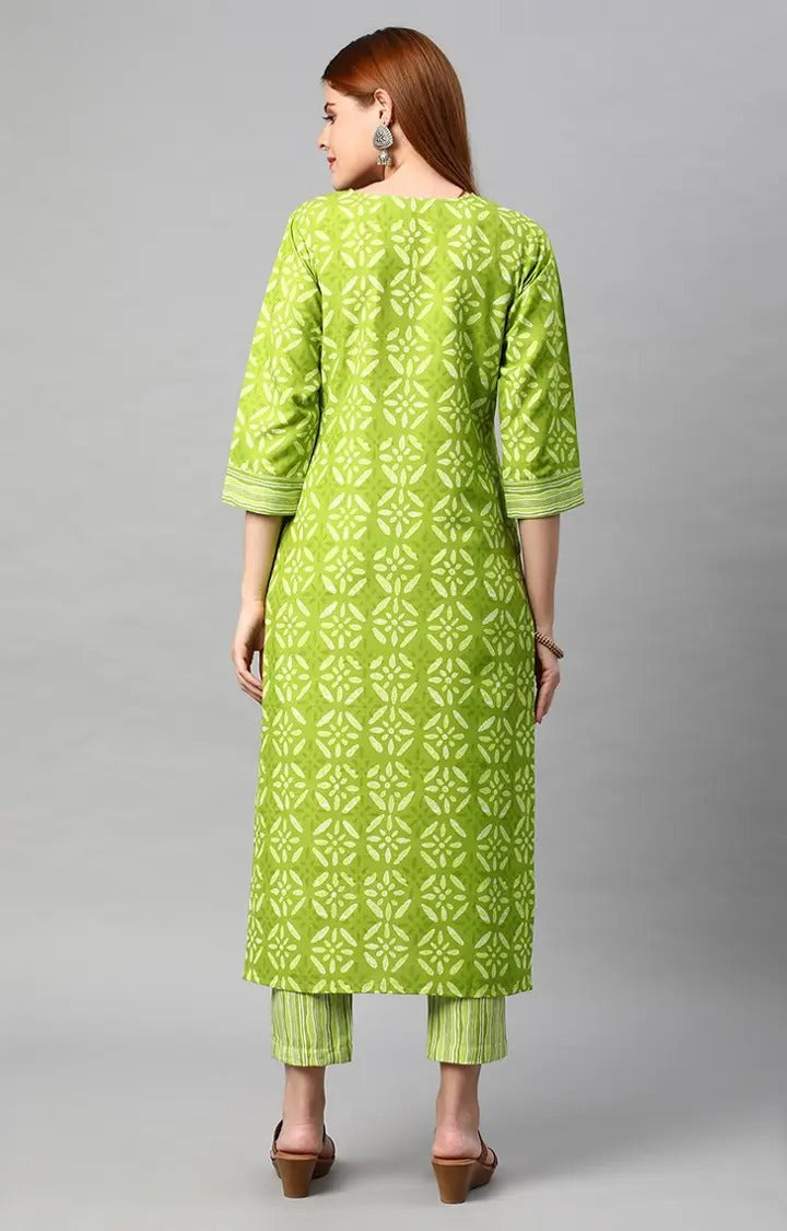 Beautiful Women's Printed Kurti & Pant Set You’ll Love!