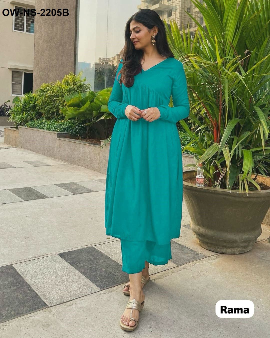 Keselesaan Kurti Dan Seluar Kapas Berkelas Baharu dan kelihatan bergaya