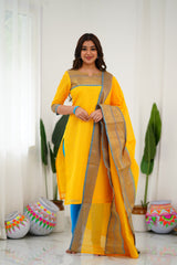 Set Kurti dan Dupatta Kapas Sutera dengan Kerja Tenun yang Rumit