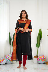 Set Kurti dan Dupatta Kapas Sutera dengan Kerja Tenun yang Rumit