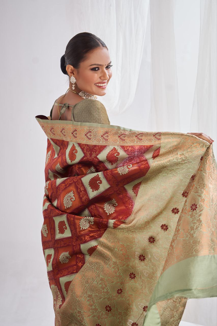 Beautiful Silk Printed Saree With Unstitched Blouse