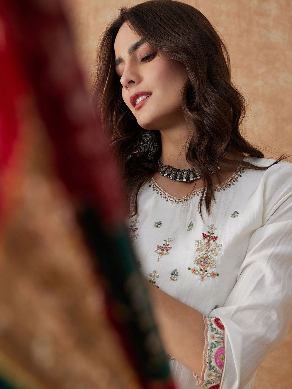 Chanderi Embroidered Kurti Set with Dupatta: Simply Stunning.